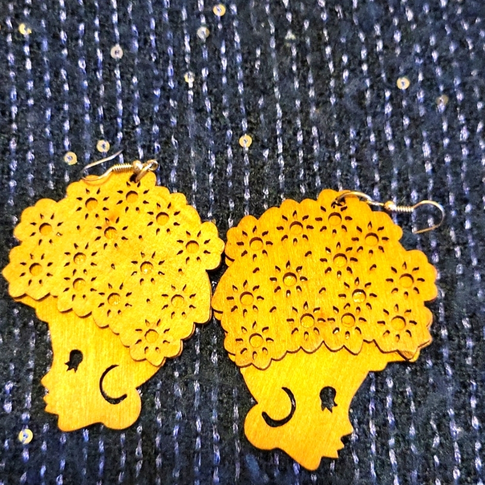 Ladies earrings